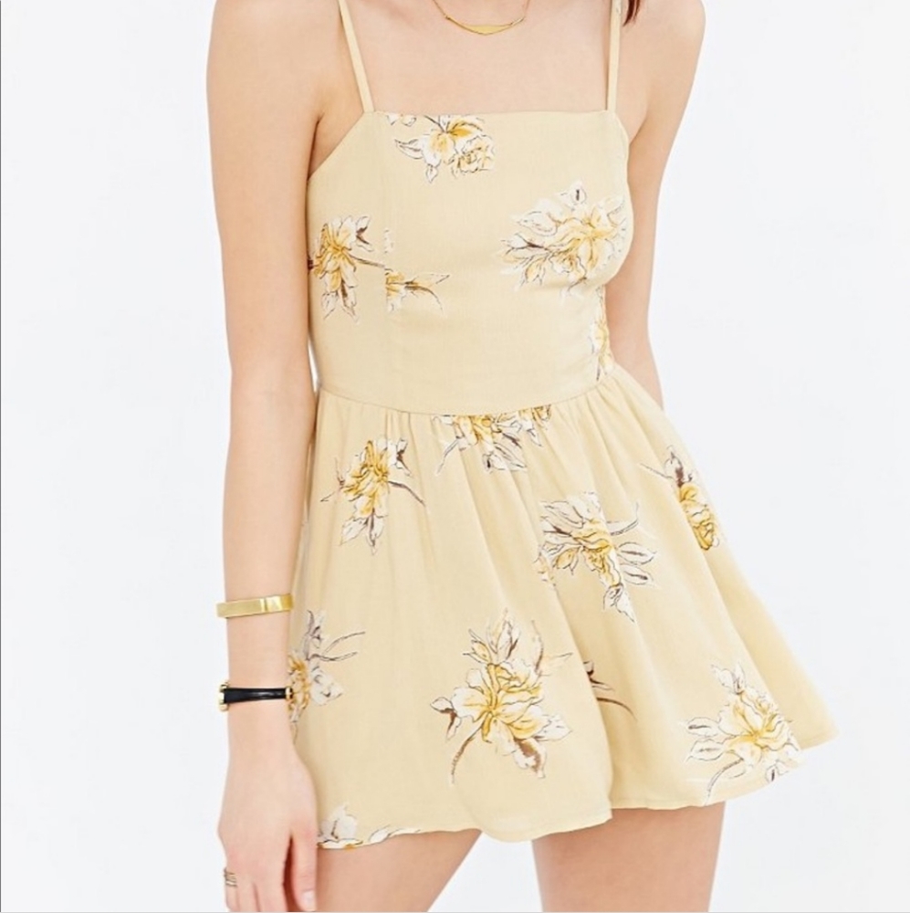 Kimchi Blue yellow Romper, size medium